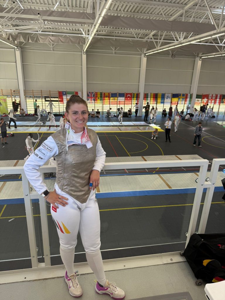 PSV-Fechterin Aline Rustler stellte sich in Timișoara einem internationalen Feld von 90 Florettfechterinnen und zeigte eine starke Leistung