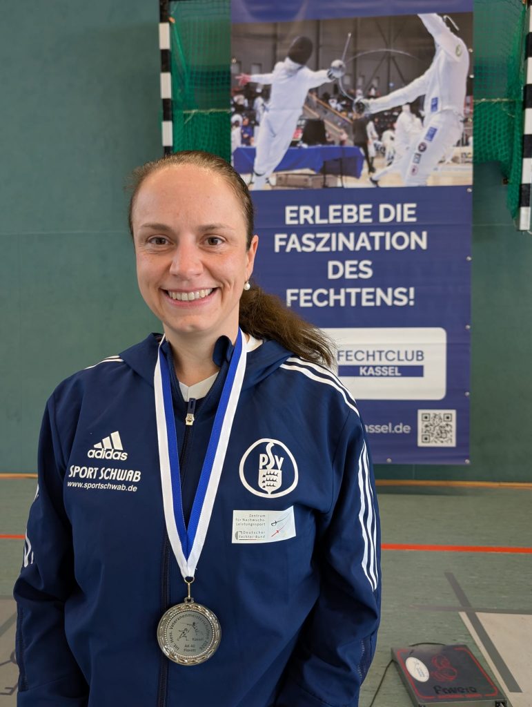 Bei den internationalen Hessischen Veteranenmeisterschaften, einem DFB Qualifikationsturnier in Kassel beeindruckte Mona Lisa Merkert ...